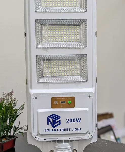 200 WATT SUPER LED SOLAR STREET LIGHT FULL NIGHT BATTERY BACKUP